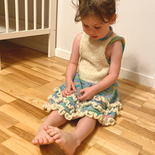 Indlæs billede til gallerivisning Hannas Dansekjole Strikkeopskrift