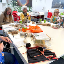 Indlæs billede til gallerivisning Strikdesign med snoninger | Ringsted 12. april 2025
